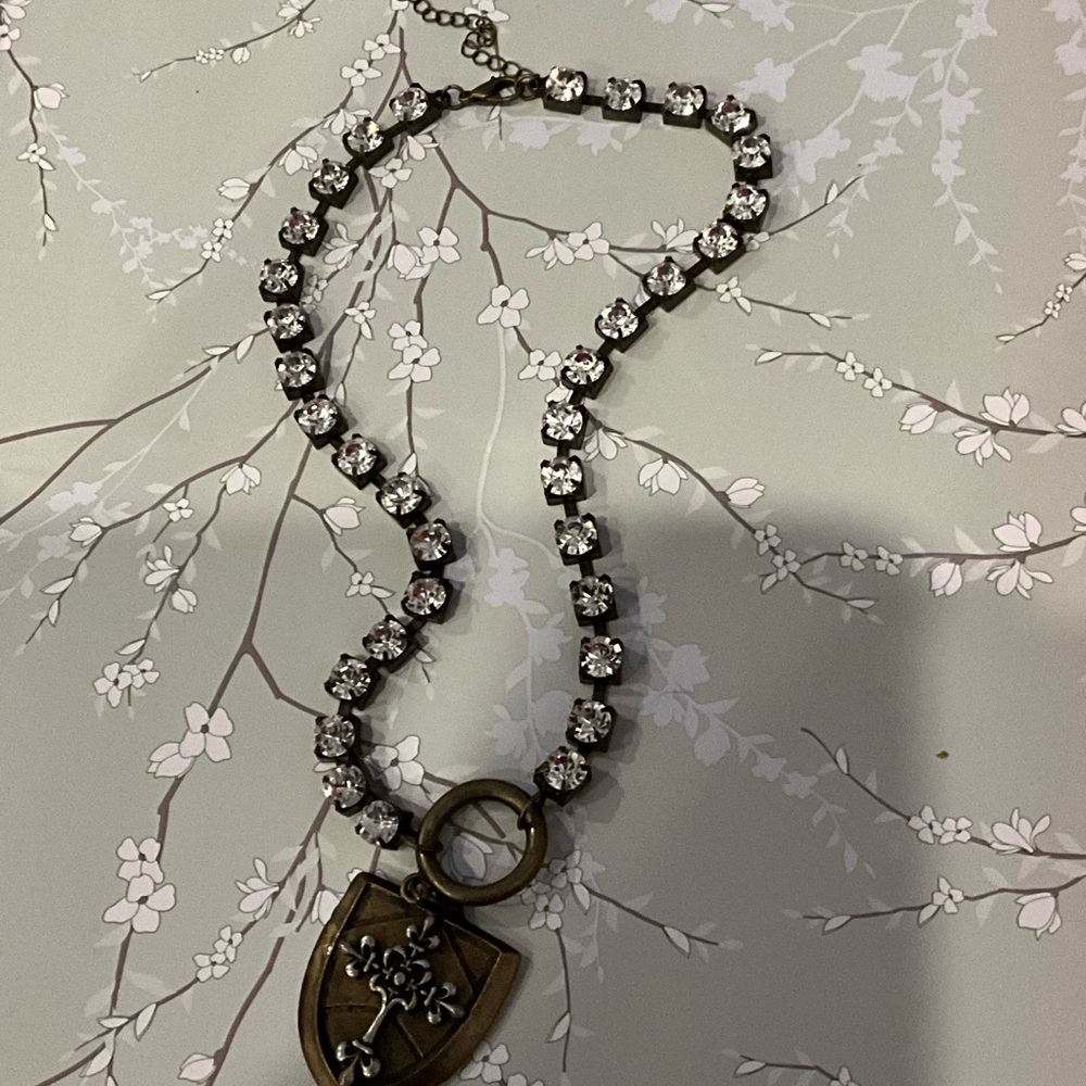 Plunder | Velma Elegant Silver and Gold Pendant Necklace - Picture 7 of 9